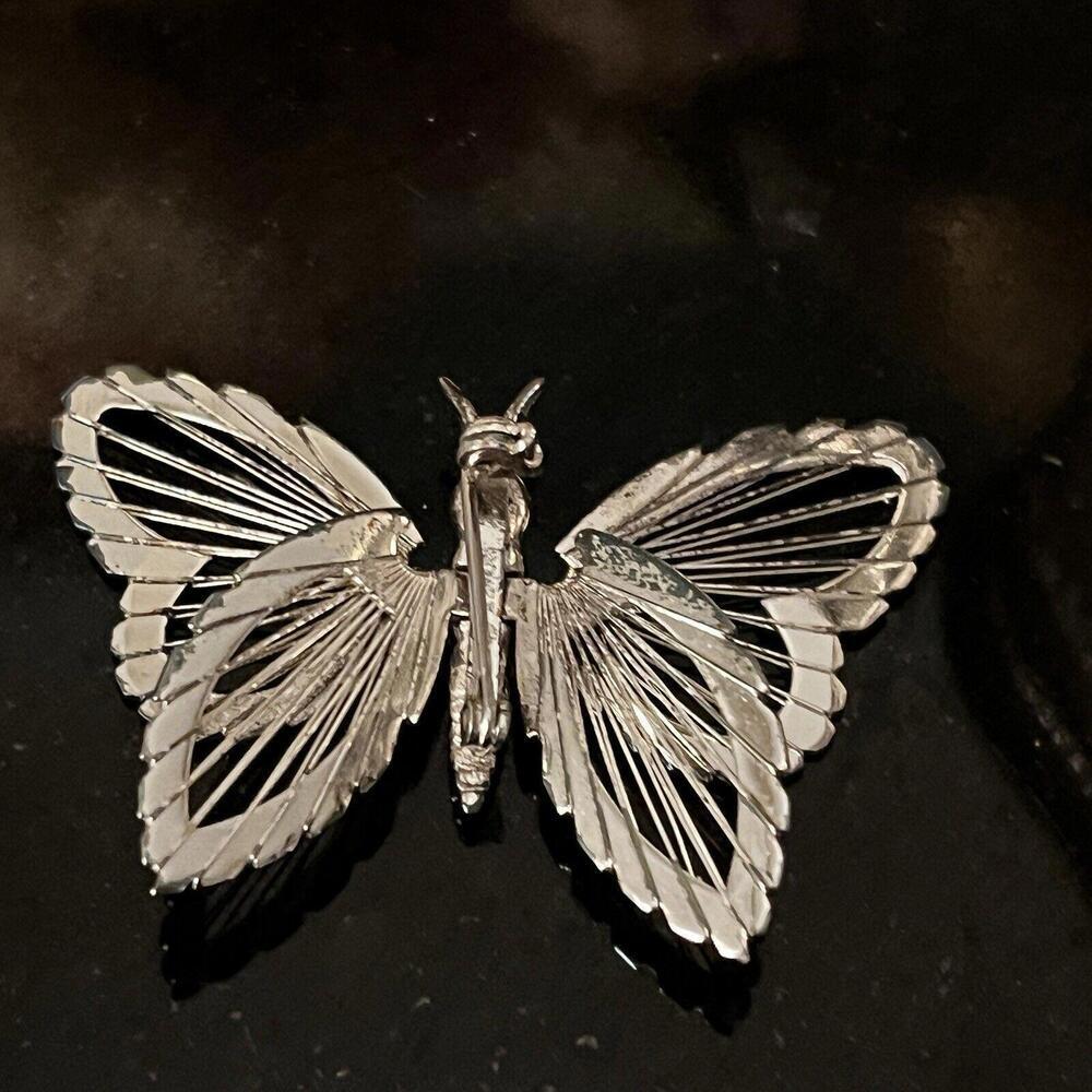 Monet Butterfly Pin Brooch Silver Tone Vintage‎ Wing Movement